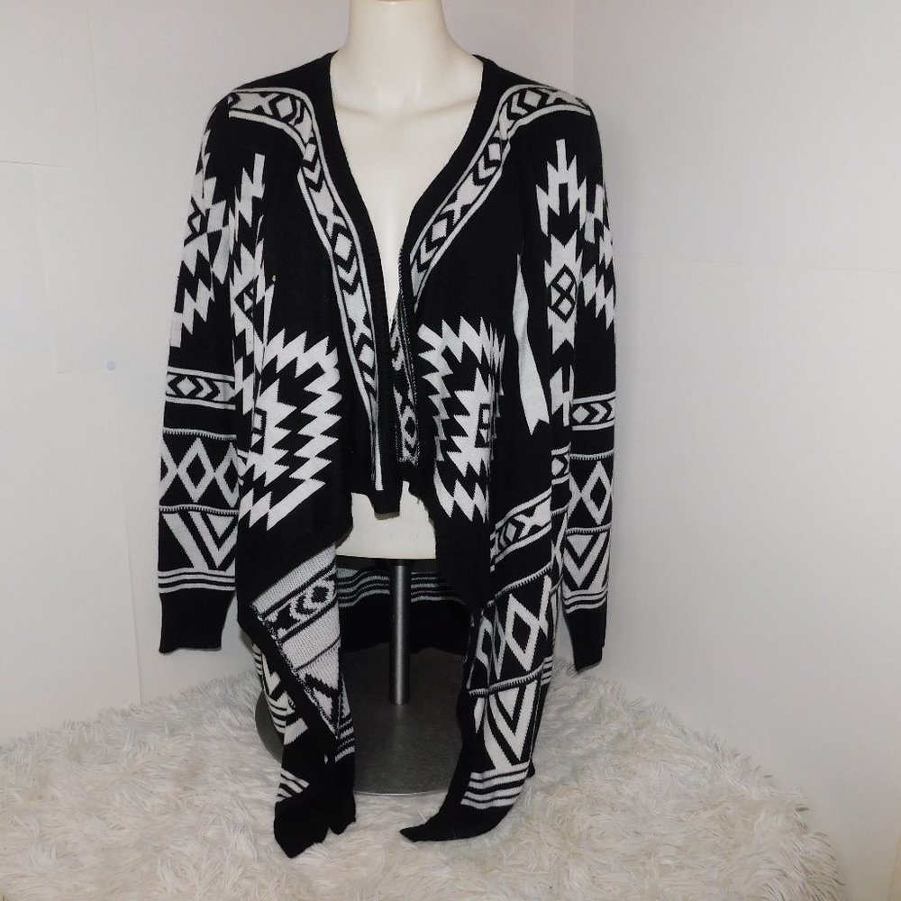 Contemporary Style Signature Studio Cardigan